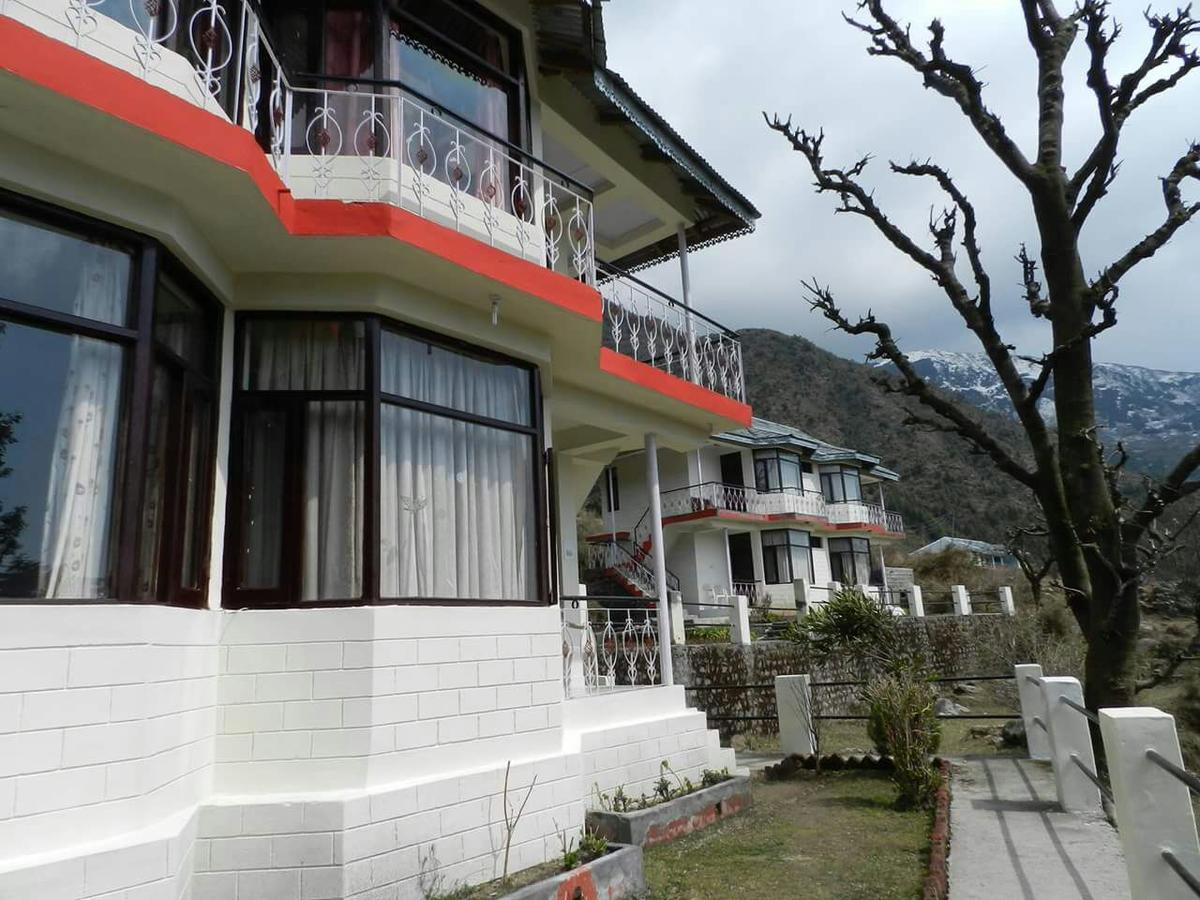 Hotel Shivalay Дармсала Экстерьер фото